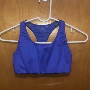 sports bra